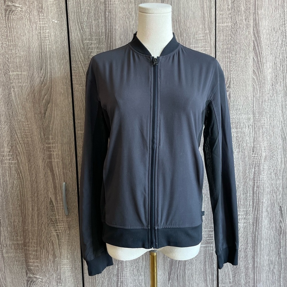 LULULEMON Black Noir(?) Jacket with Mesh Sides. Size 6
